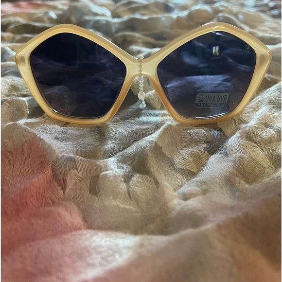 Accessories - Vintage oversized sunglasses NEW